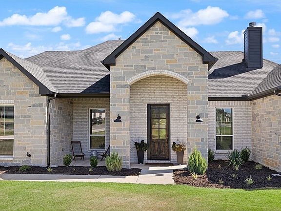 3rd image of 1028 Gatlin Cir