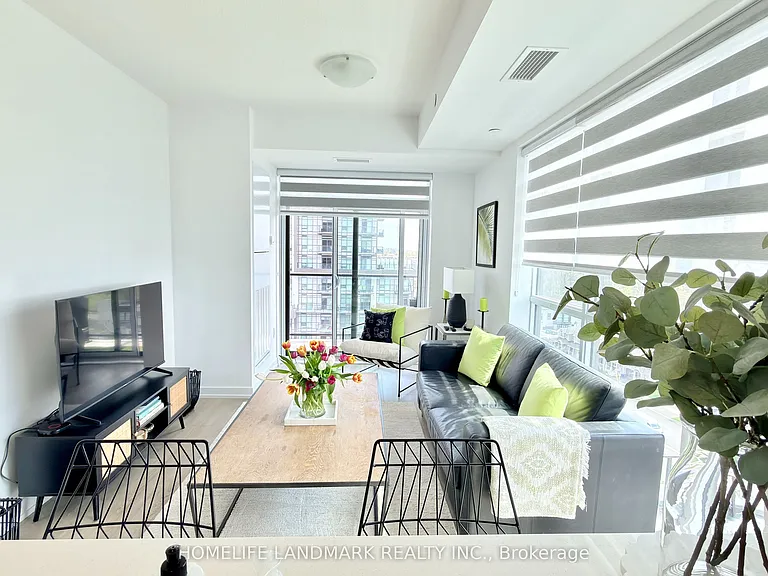 460 Dundas St E #1009 — Photo 7