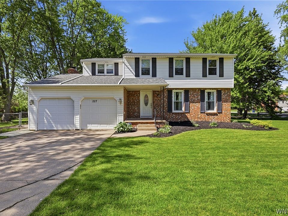1st image of 227 N Ln