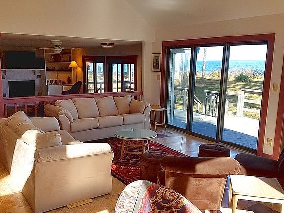 2nd image of 399 Pine Shore Ln