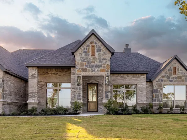 121 Prairie Winds Dr, Poolville, TX 76487