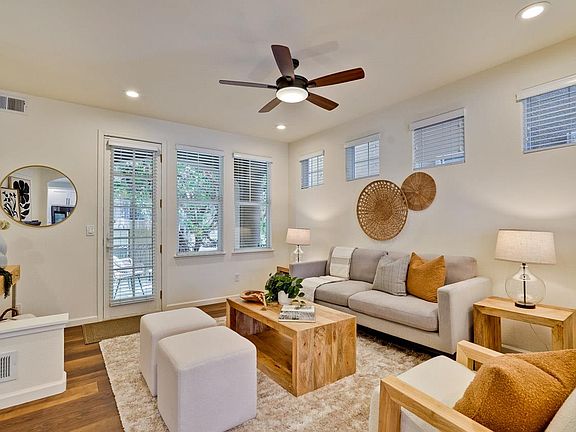 4th image of 3068 Mary Helen Ln