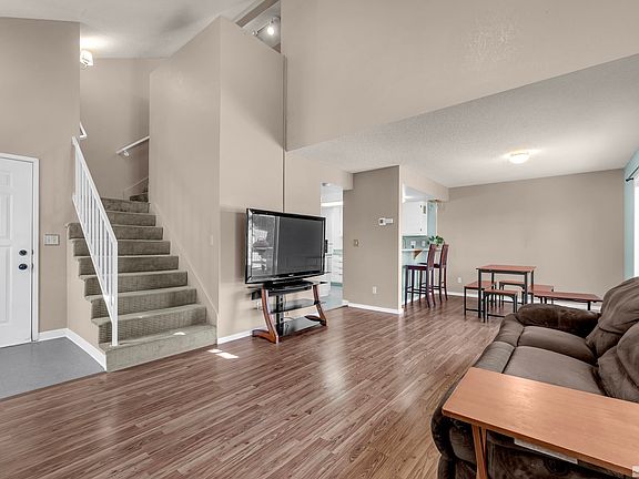 4th image of 3126 Myles Dr