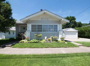 2721 15th St, Moline, IL 61265