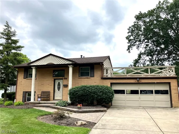 1663 Arthur Dr NW, Warren, OH 44485