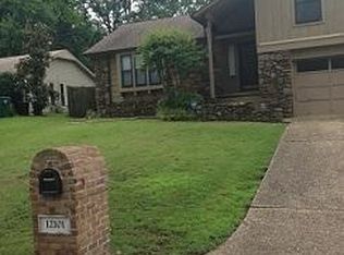 12101 Pleasant Tree Dr, Little Rock, AR 72211