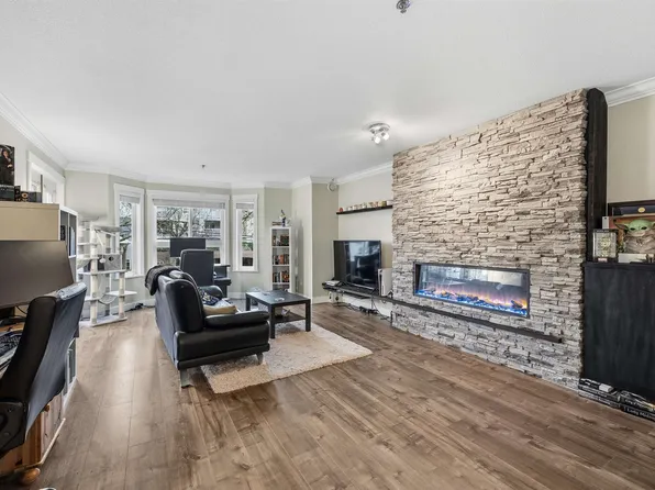 19721 64th Ave #209, Langley, BC V2Y 1L1