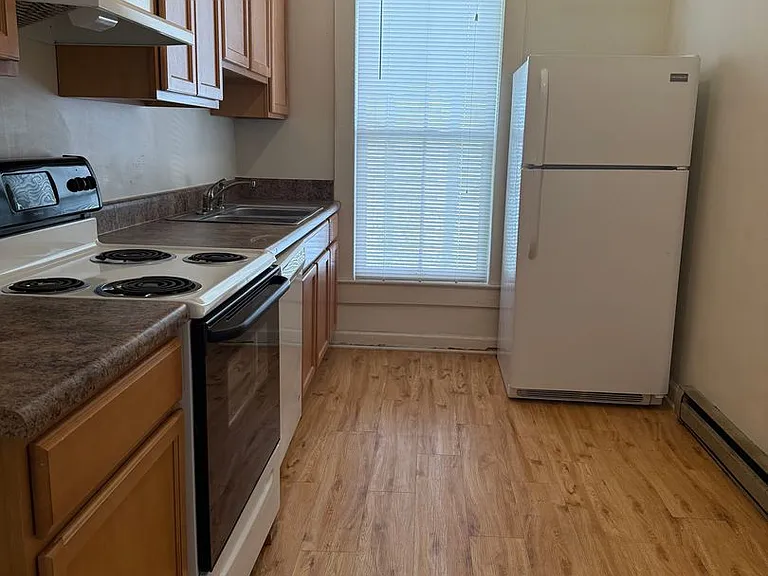 667 Chestnut St #2 — Photo 5