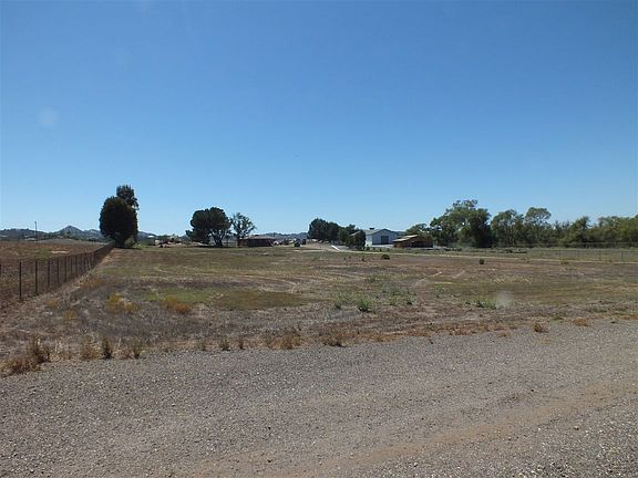 4th image of 17233 Voorhes Ln