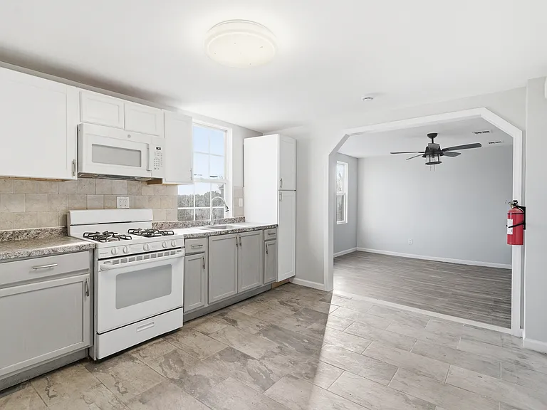 274 Littleton Ave #3 — Photo 6