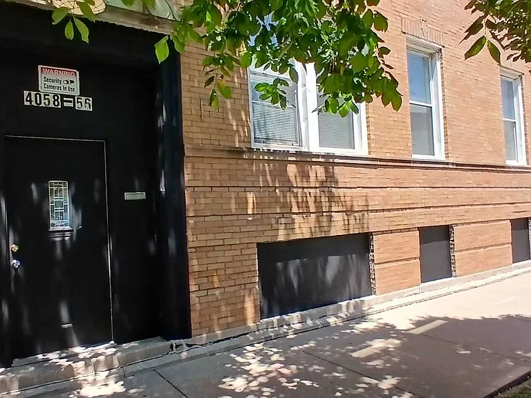 4048 W Hirsch St — Photo 2