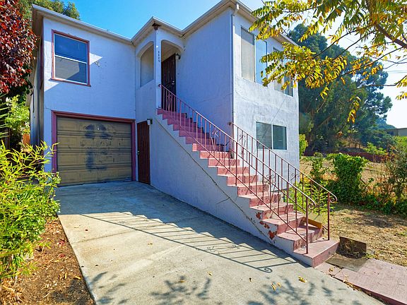 2nd image of 2922 Parker Ave