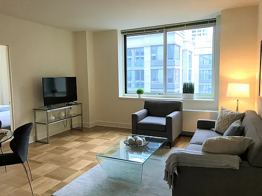 Rented by Windsor Property Management | media 17