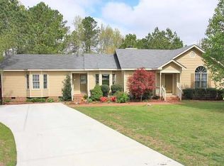 1413 Squire Ridge Dr, Fuquay Varina, NC 27526