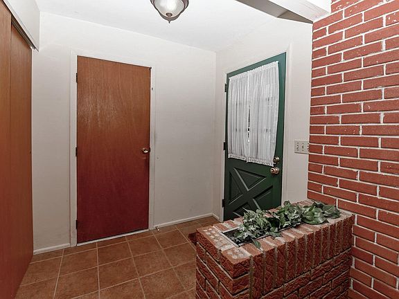 3rd image of 7075 Olentangy Ln