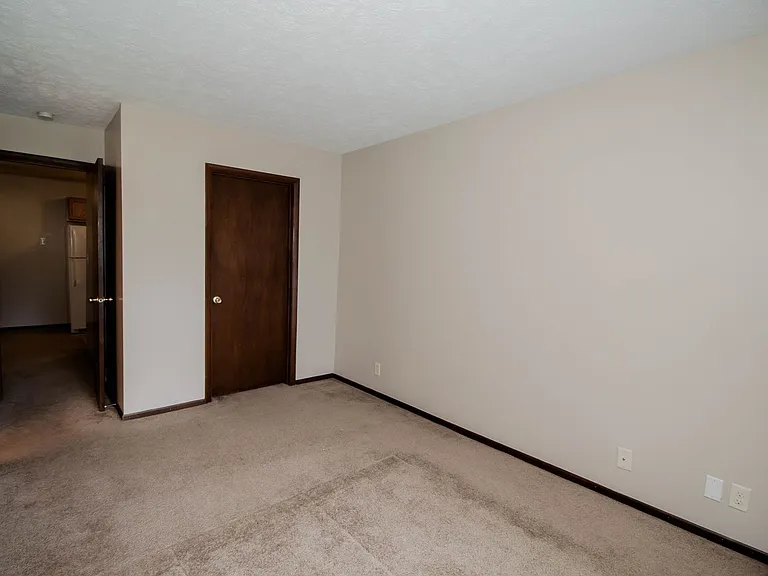 105 N Orr Dr — Photo 13