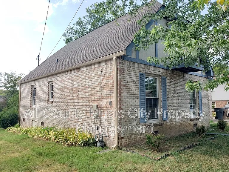 553 Owendale Dr — Photo 18