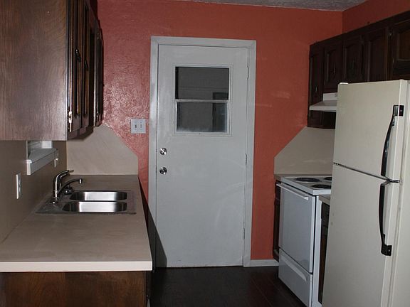 5th image of 145 NE Dunlop St