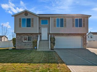 1691 W 800 N, Clinton, UT 84015