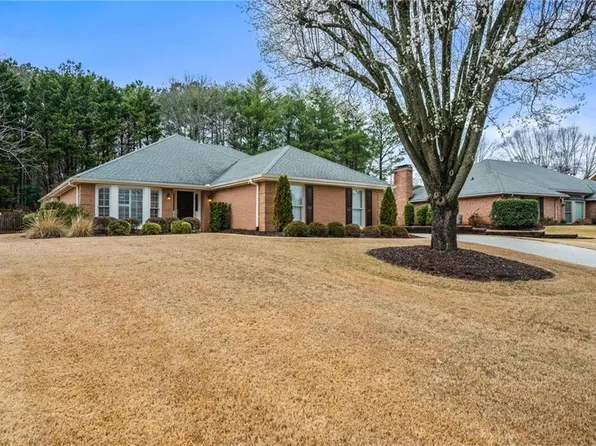555 Carybell Ln, Alpharetta, GA 30004