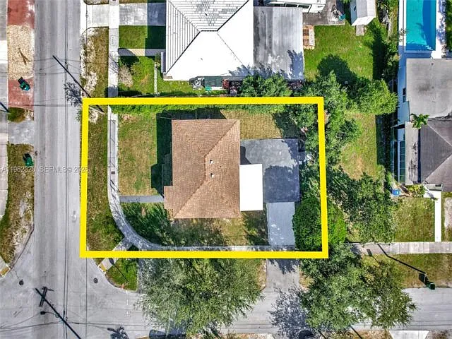 6540 SW 4th St — Photo 13