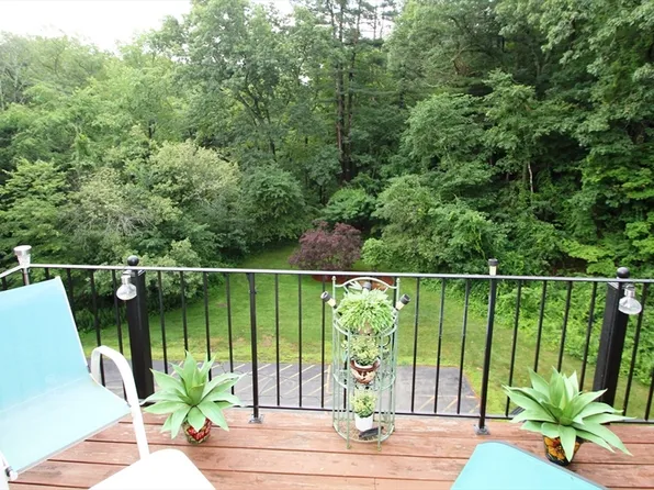 13 Dallas Dr APT 310, Dracut, MA 01826