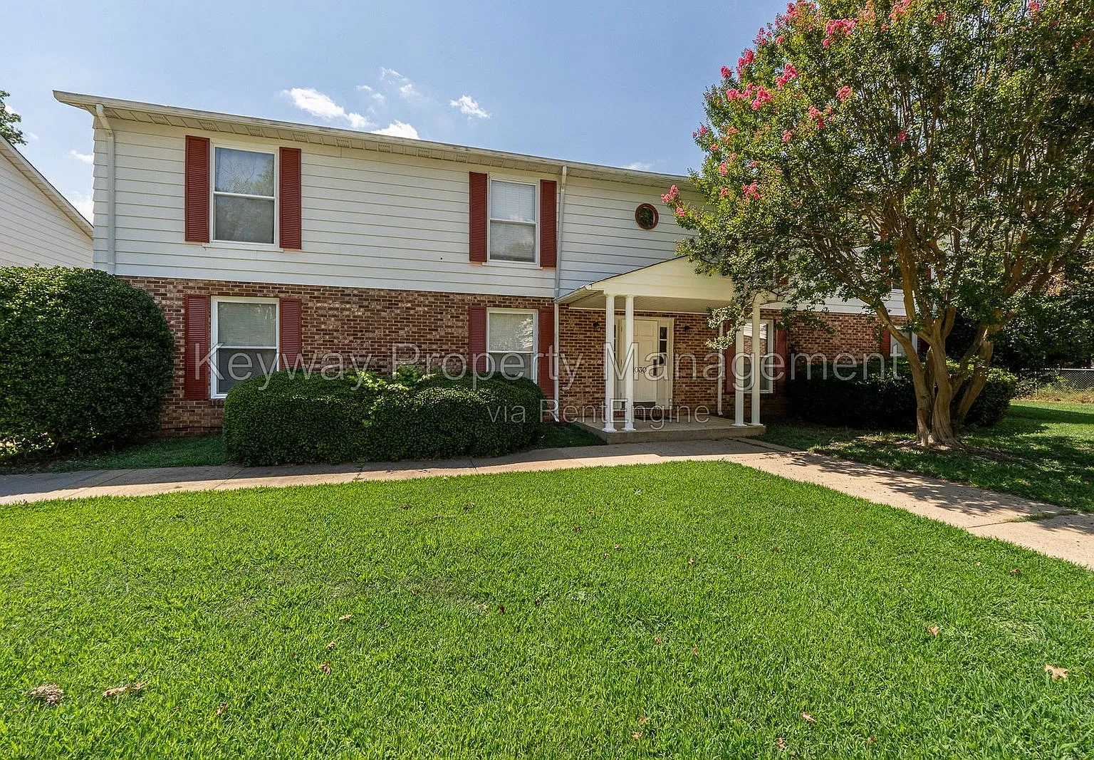 2 bed, 1.0 bath, 957 sqft, $1,200 — Photo 1