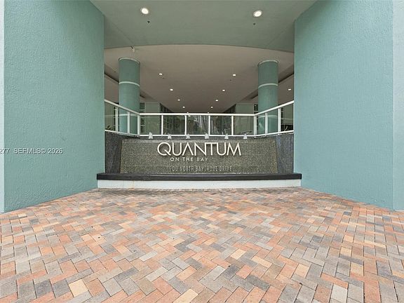 3rd image of 1900 N Bayshore Dr APT 3508