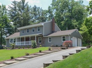 11 Rockledge Ter, Pompton Plains, NJ 07444
