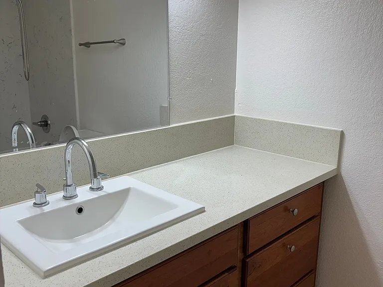 Morning Glory Apartments — Photo 25