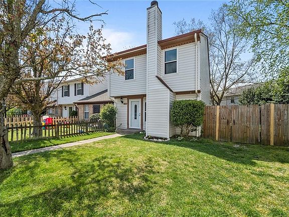 3rd image of 611 Fox Creek Ct