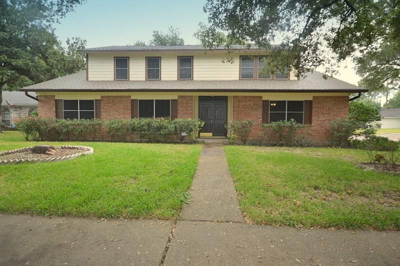 1st image of 10127 Amblewood Dr