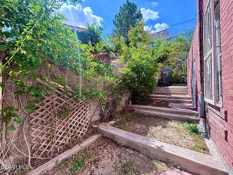 215 W Rio Grande Ave — Photo 23