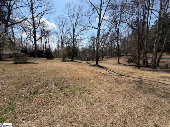 111 River Ridge Dr, Moore, SC 29369