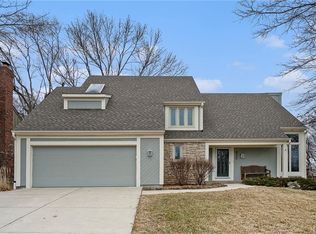 8900 W 116th St, Overland Park, KS 66210