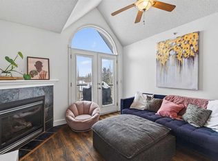 735 N 56th Ave SW #401, Calgary, AB T2V 0G9