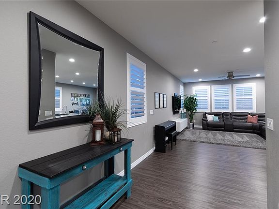 5th image of 936 Harbor Ave