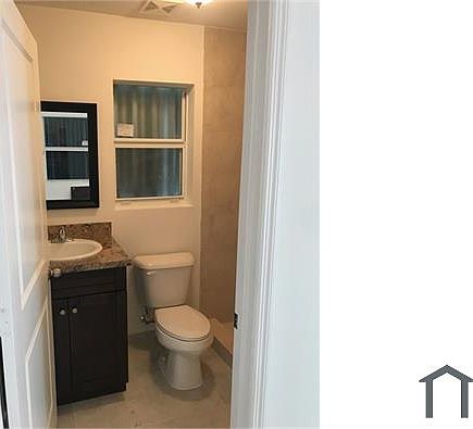 4th image of 17633 SW 104th Ave