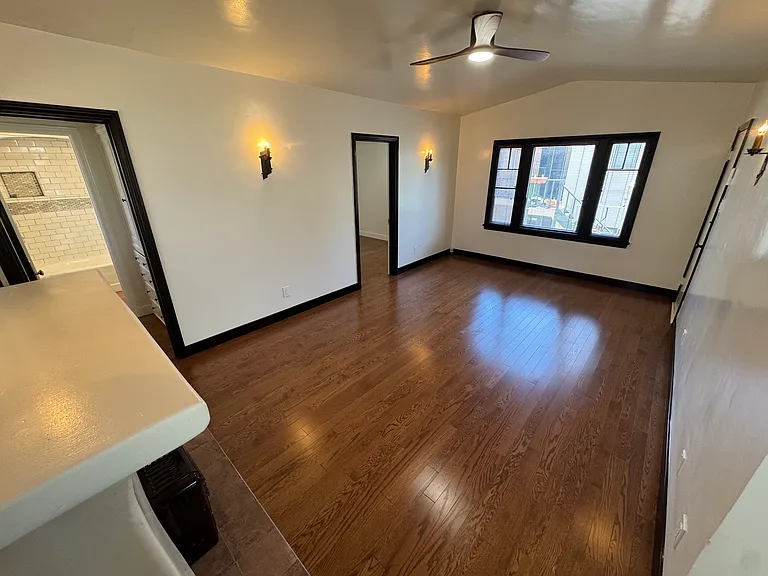 1117 Mira Mar Ave #1117 — Photo 3