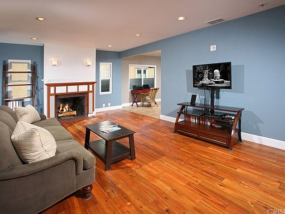 3rd image of 3726 Edgehill Dr