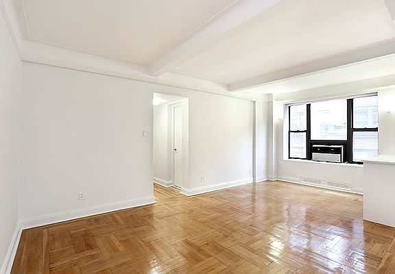 3rd image of 111 E 88th St APT 6D