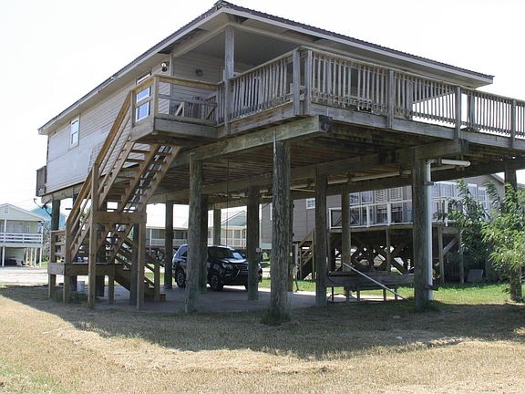 4th image of 130 Iberville Ln