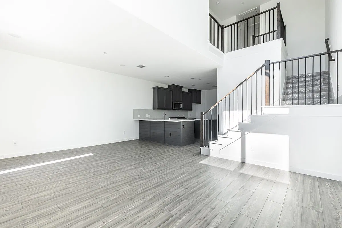 2 bed, 2.5 bath, 1672 sqft, $2,700 — Photo 2
