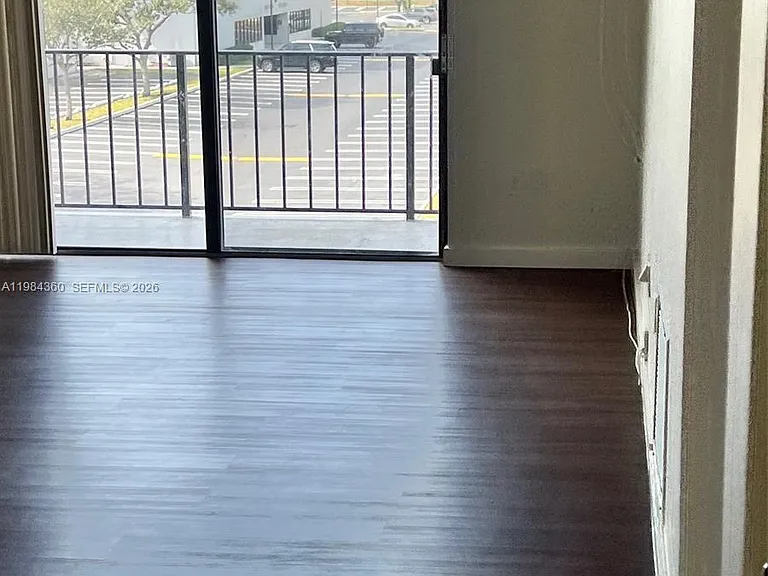 10431 N Kendall Dr #D314 — Photo 10