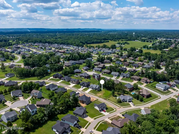 148 Wooded Glen Dr, Mount Washington, KY 40047