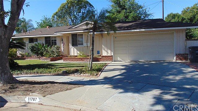 1st image of 11707 Broadfield Dr