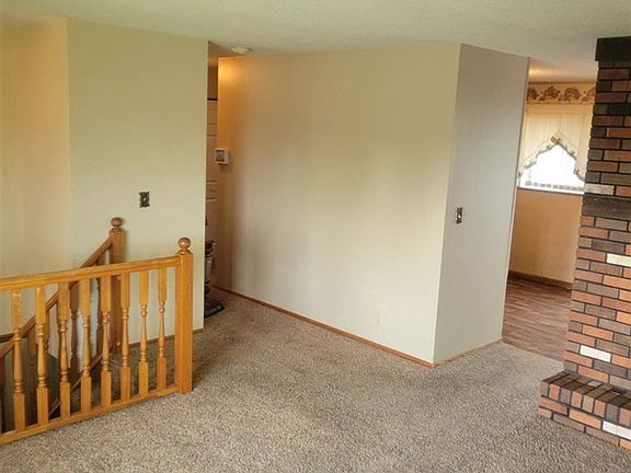 3rd image of 2915 Hillcrest Dr