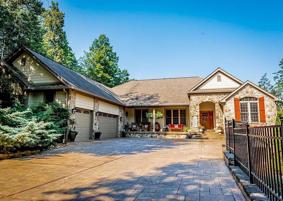 224 Burning Oaks Dr, Sevierville, TN 37876 MLS 611087 Zillow