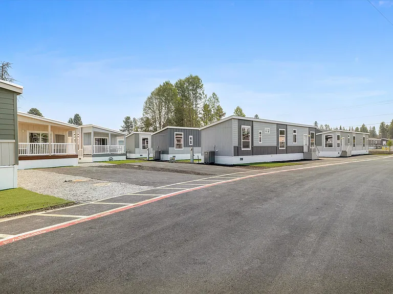 Unit could vary slightly with appliances and colors. Some pictures are virtually staged.