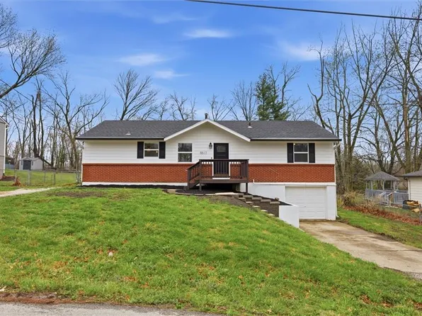 5517 NE 62nd St, Gladstone, MO 64119